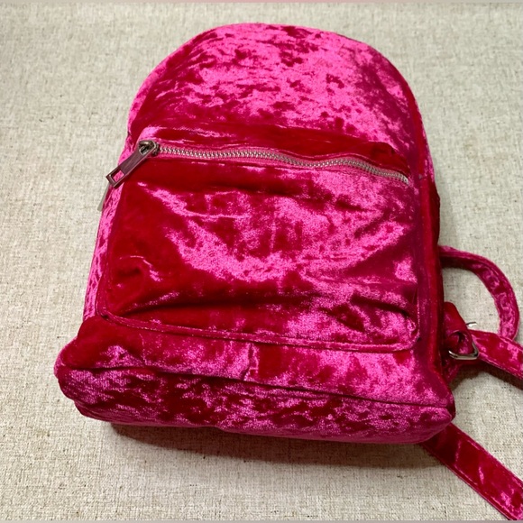 🎀Fuchsia backpack,velvet fabric. It is used, its condition is excellent.🎀#FORP - Picture 4 of 17